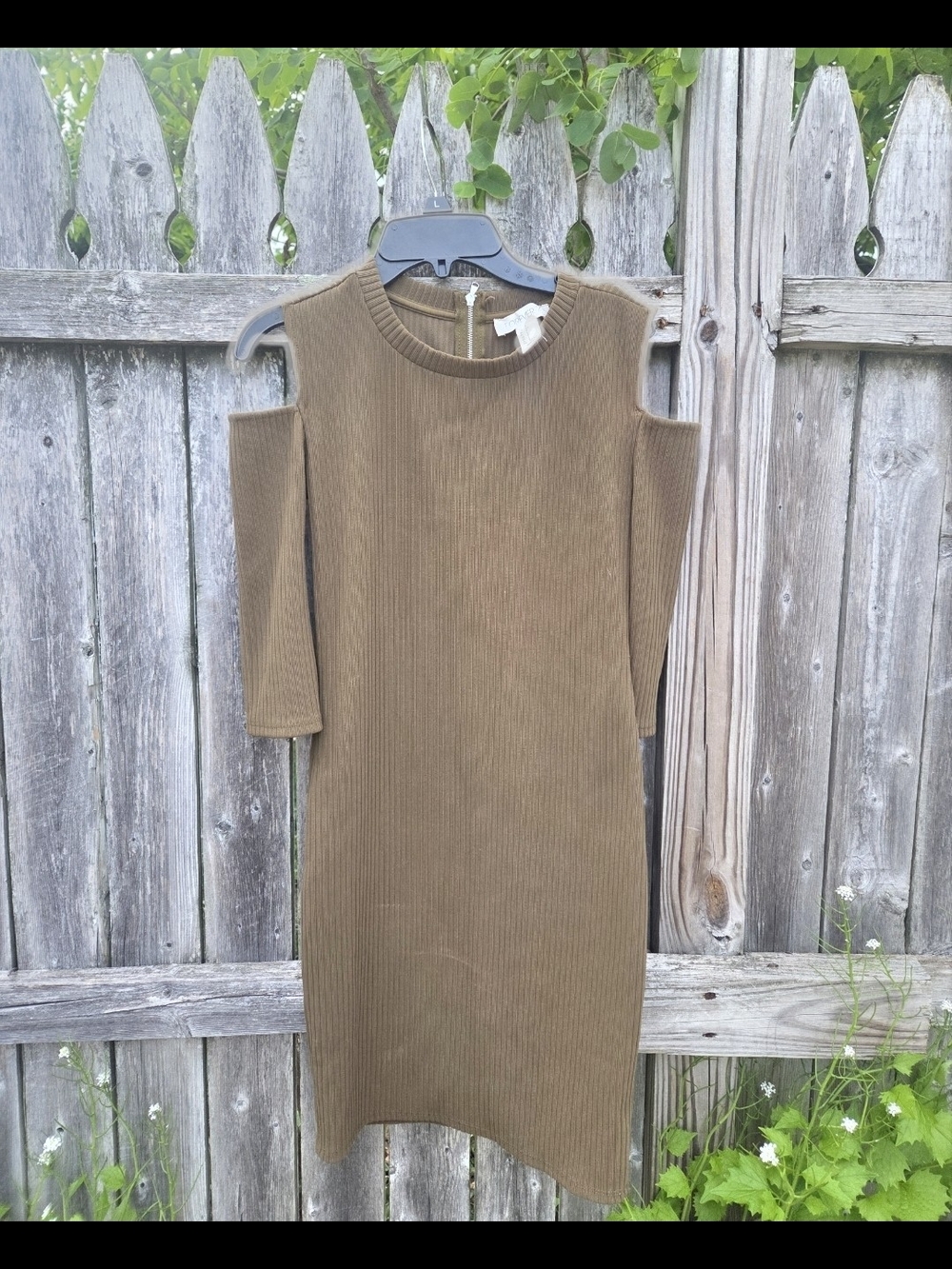 Forever 21 Ribbed Cold-Shoulder Midi Dress